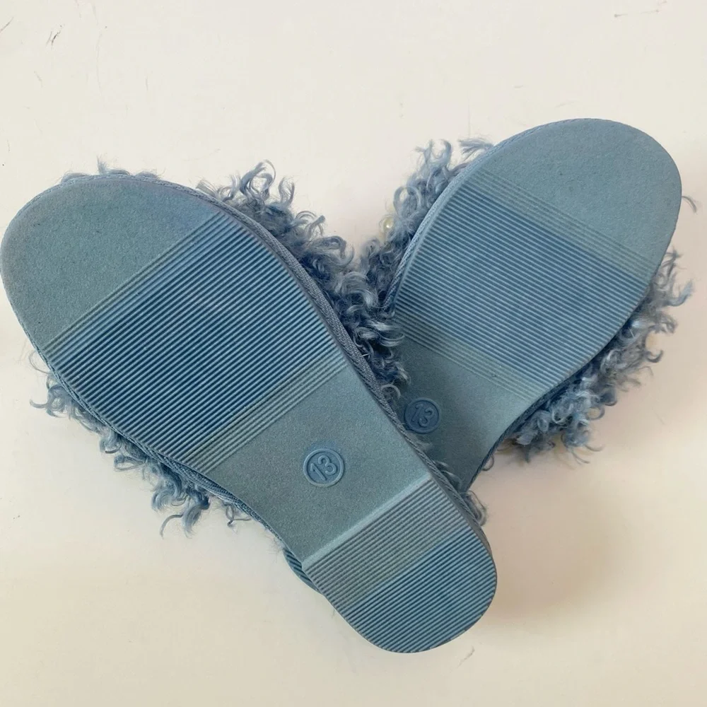 NWOT! Cat & Jack Adeline Embellished Pearl Fuzzy Slide - size 13 (BLUE COLOR)
